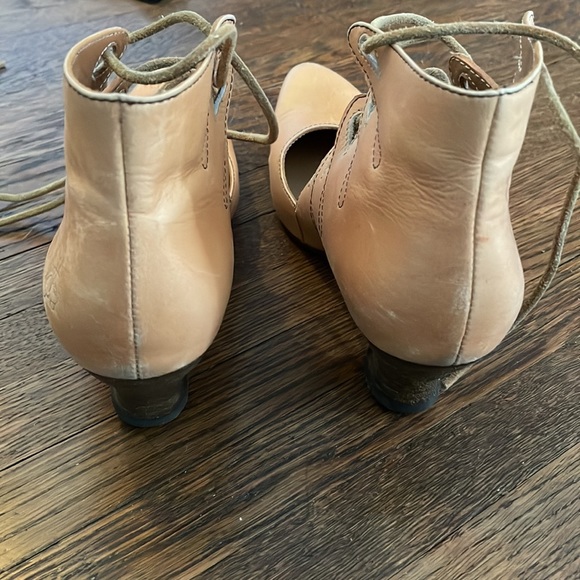 John Fluevog Lace Up Booties Kilimanjaro, Wonders Line - Picture 3 of 7